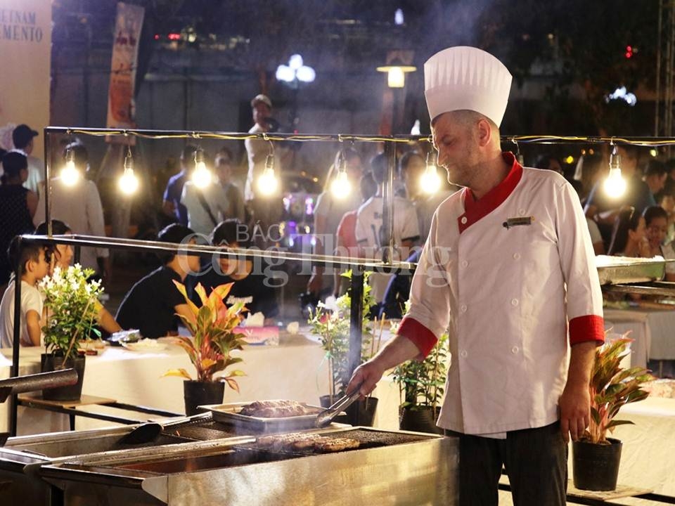 Lễ hội ẩm thực quốc tế Đà Nẵng: Nơi hội tụ tinh hoa ẩm thực các nước trên thế giới le hoi am thuc quoc te da nang noi hoi tu tinh hoa am thuc cac nuoc tren the gioi