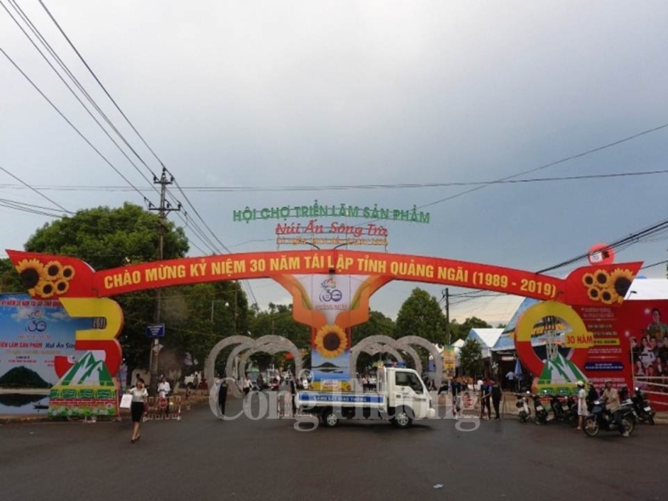 Quảng Ngãi tổ chức Hội chợ triển lãm sản phẩm núi Ấn sông Trà năm 2019 quang ngai san pham dia phuong chu dao tai hoi cho trien lam san pham nui an song tra nam 2019