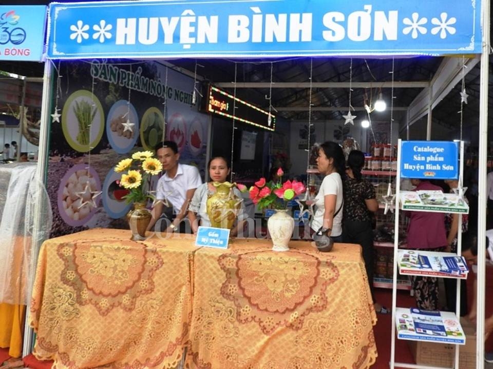 Quảng Ngãi tổ chức Hội chợ triển lãm sản phẩm núi Ấn sông Trà năm 2019 quang ngai san pham dia phuong chu dao tai hoi cho trien lam san pham nui an song tra nam 2019