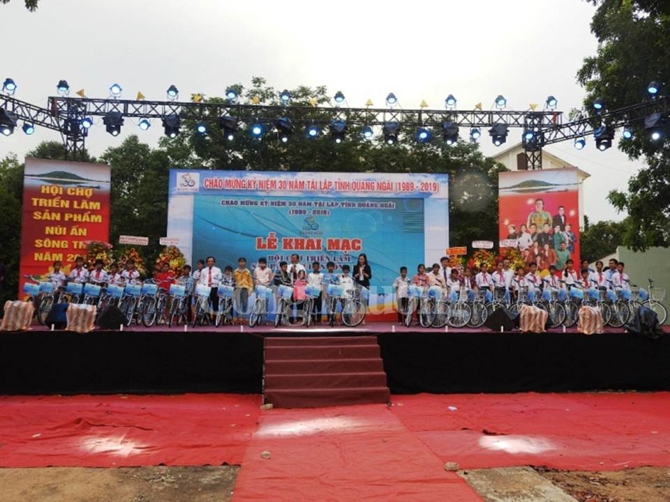 Quảng Ngãi tổ chức Hội chợ triển lãm sản phẩm núi Ấn sông Trà năm 2019 quang ngai san pham dia phuong chu dao tai hoi cho trien lam san pham nui an song tra nam 2019