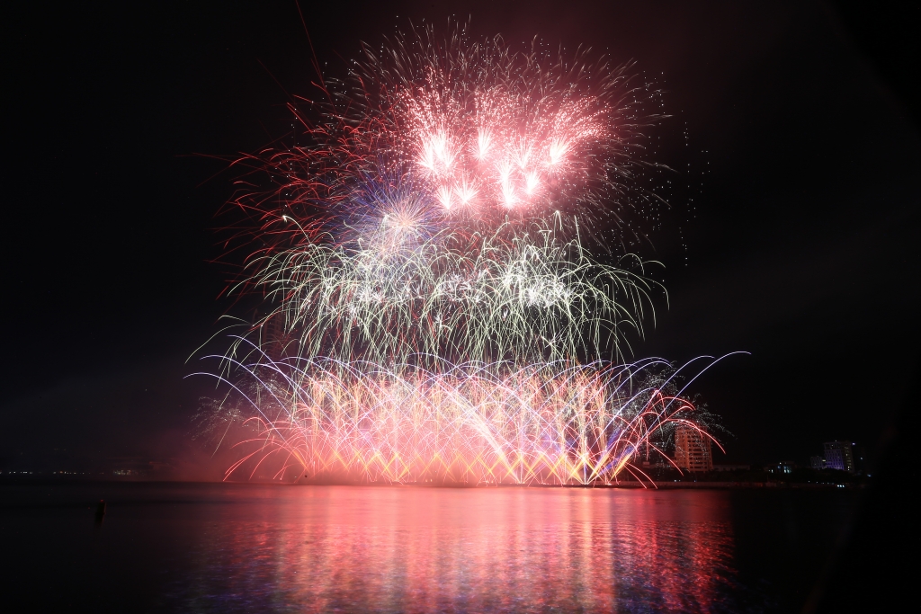 Lễ hội pháo hoa quốc tế Đà Nẵng 2019: “ Tuyệt sắc trong mưa” le hoi phao hoa quoc te da nang 2019 tuyet sac trong mua