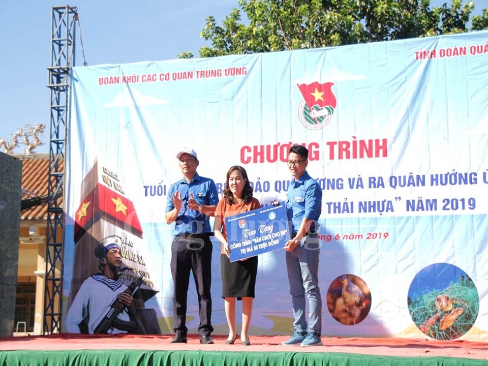 nhieu hoat dong y nghia trong chuong trinh tuoi tre khoi cac co quan trung uong vi bien dao que huong nam 2019