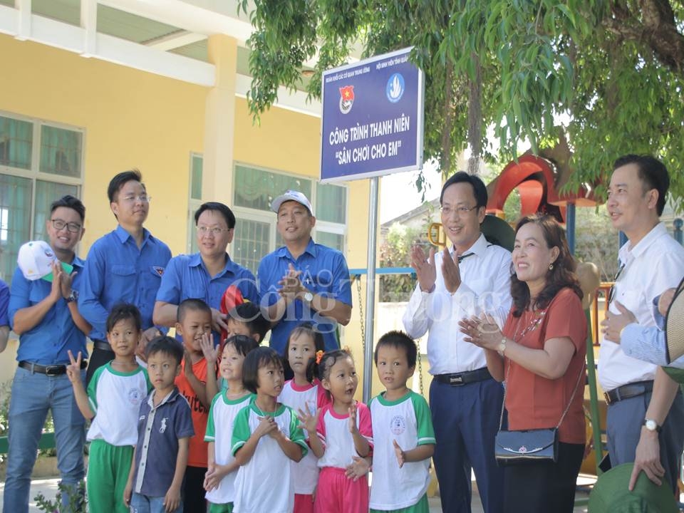 nhieu hoat dong y nghia trong chuong trinh tuoi tre khoi cac co quan trung uong vi bien dao que huong nam 2019