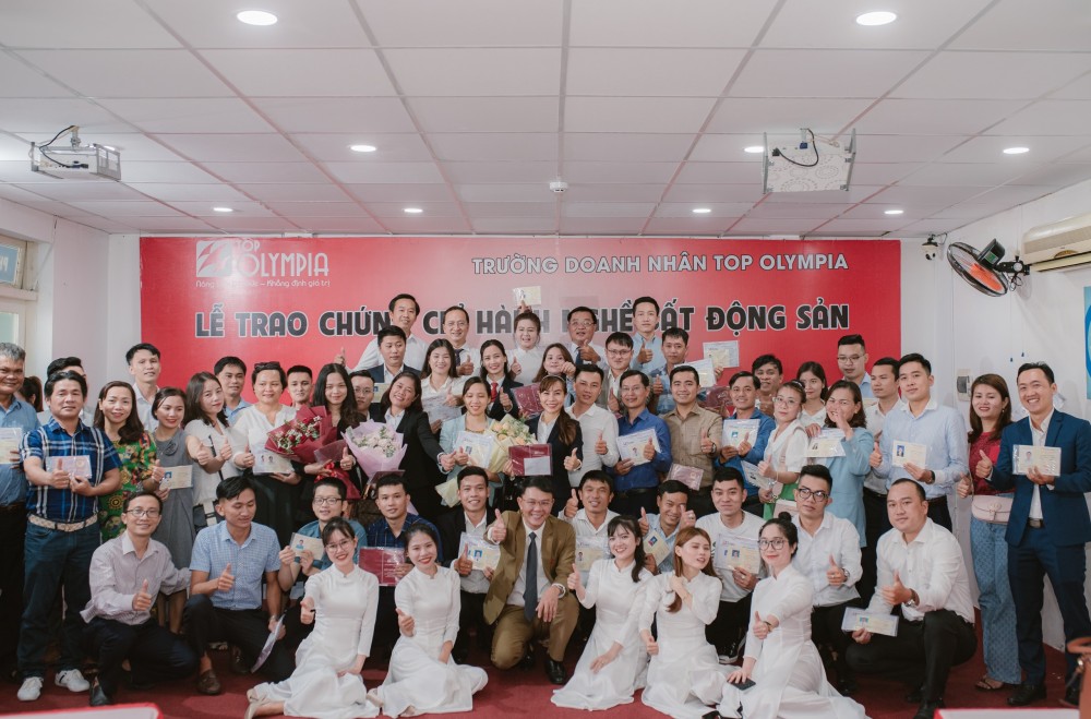 Trường Doanh nhân Top Olympia: “Nâng tầm tri thức – Khẳng định giá trị” Trường Doanh nhân Top Olympia: “Nâng tầm tri thức – Khẳng định giá trị”