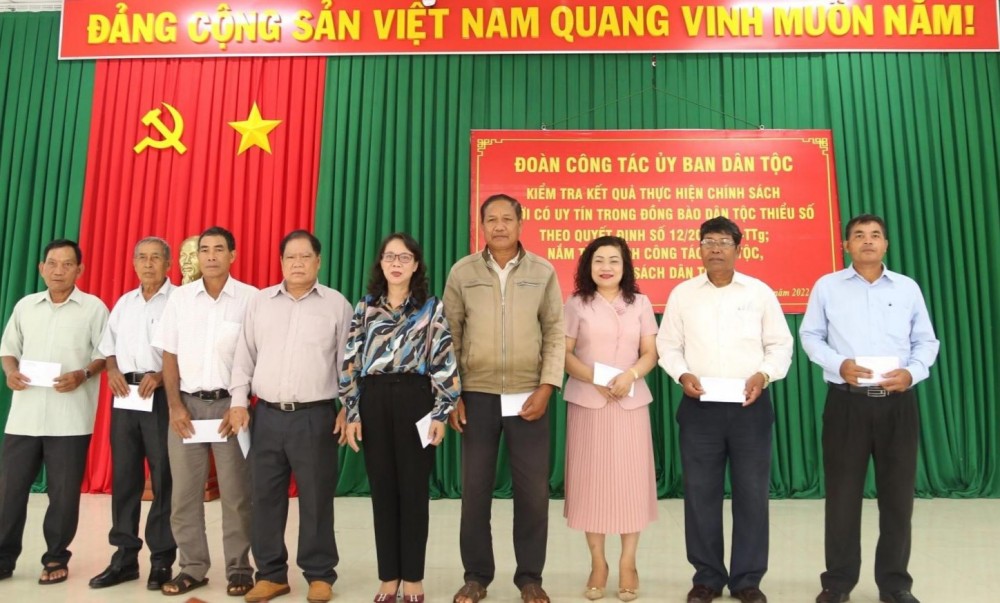 Đắk Lắk luôn quan tâm công tác dân tộc, chính sách dân tộc Đắk Lắk luôn quan tâm công tác dân tộc, chính sách dân tộc