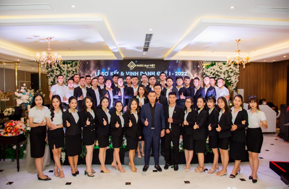 Phúc Đại Việt: Hành trình vượt thách thức – Bứt phá để thành công Phúc Đại Việt: Hành trình vượt thách thức – Bứt phá để thành công