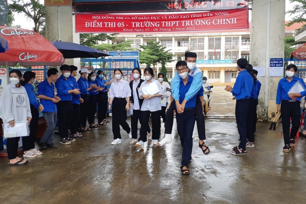 Tây Nguyên: Nhiều thí sinh vắng tại buổi thi đầu tiên của Kỳ thi tốt nghiệp THPT 2022 Tây Nguyên: Nhiều thí sinh vắng tại buổi thi đầu tiên của Kỳ thi tốt nghiệp THPT 2022