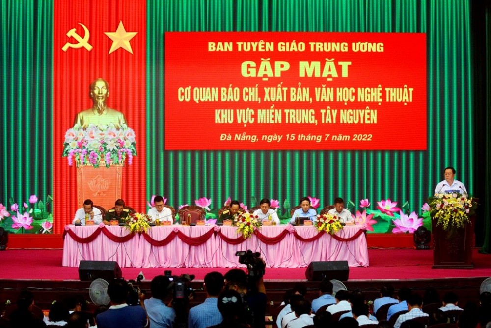 Trưởng Ban Tuyên giáo Trung ương: Báo chí tiếp tục phát huy vai trò lan tỏa những cái hay, cái đẹp rộng hơn, xa hơn Trưởng Ban Tuyên giáo Trung ương: Báo chí tiếp tục phát huy vai trò lan tỏa những cái hay, cái đẹp rộng hơn, xa hơn