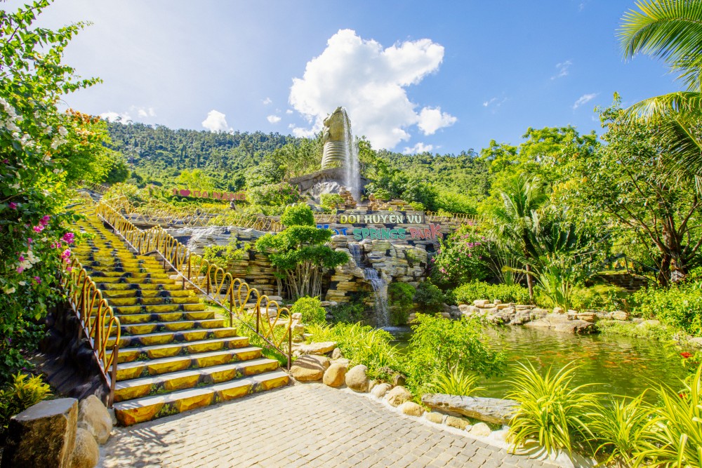 Đà Nẵng: Khám phá khu rừng tình yêu tại khu du lịch Núi Thần Tài Đà Nẵng: Khám phá khu rừng tình yêu tại khu du lịch Núi Thần Tài