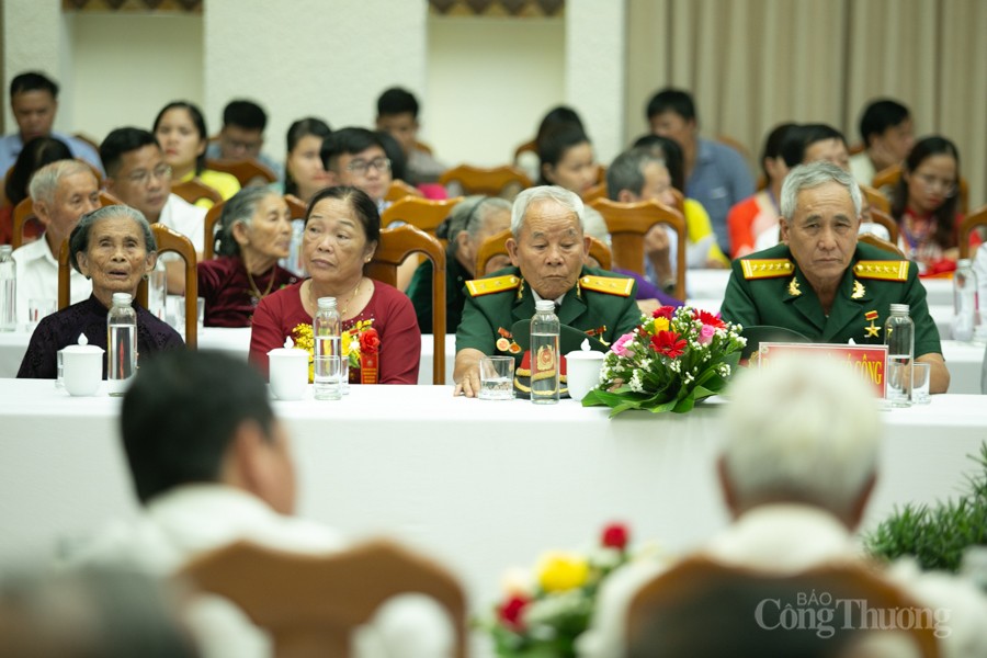 Chủ tịch Quốc hội: Tỉnh Quảng Nam đã thực hiện tốt công tác tri ân người có công