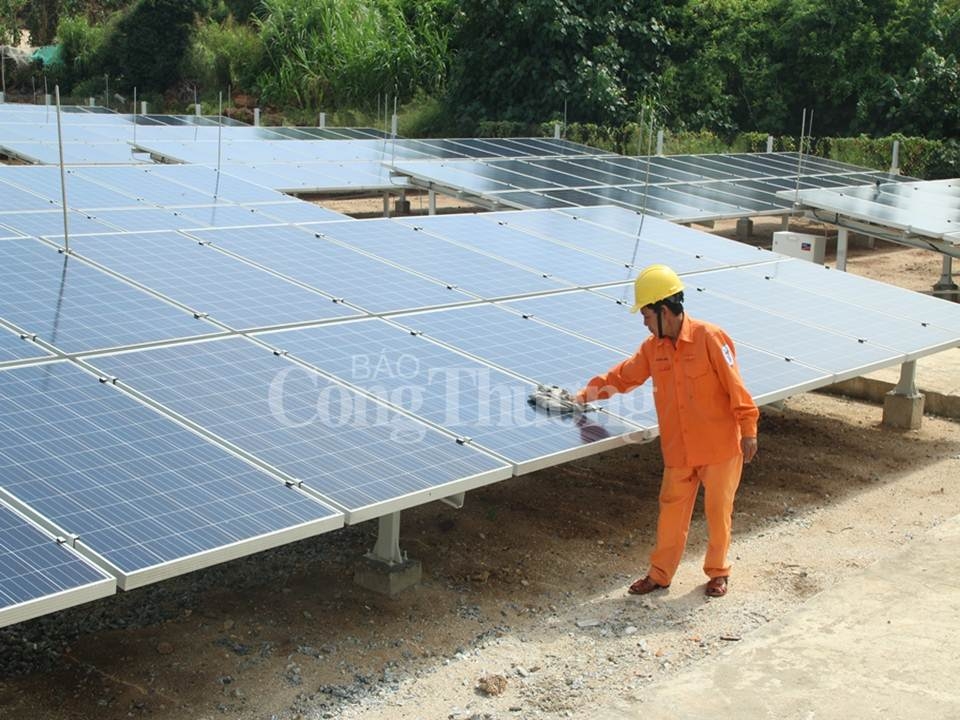 Quảng Bình: Quy hoạch phát triển điện gió, điện mặt trời phải hài hòa với quy hoạch khác trên địa bàn quang binh quy hoach phat trien dien gio dien mat troi phai hai hoa voi quy hoach khac tren dia ban