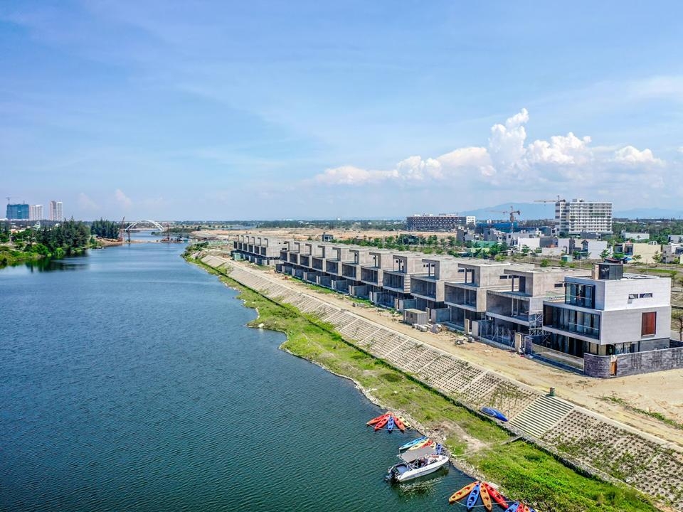 undefined 3539-slide1