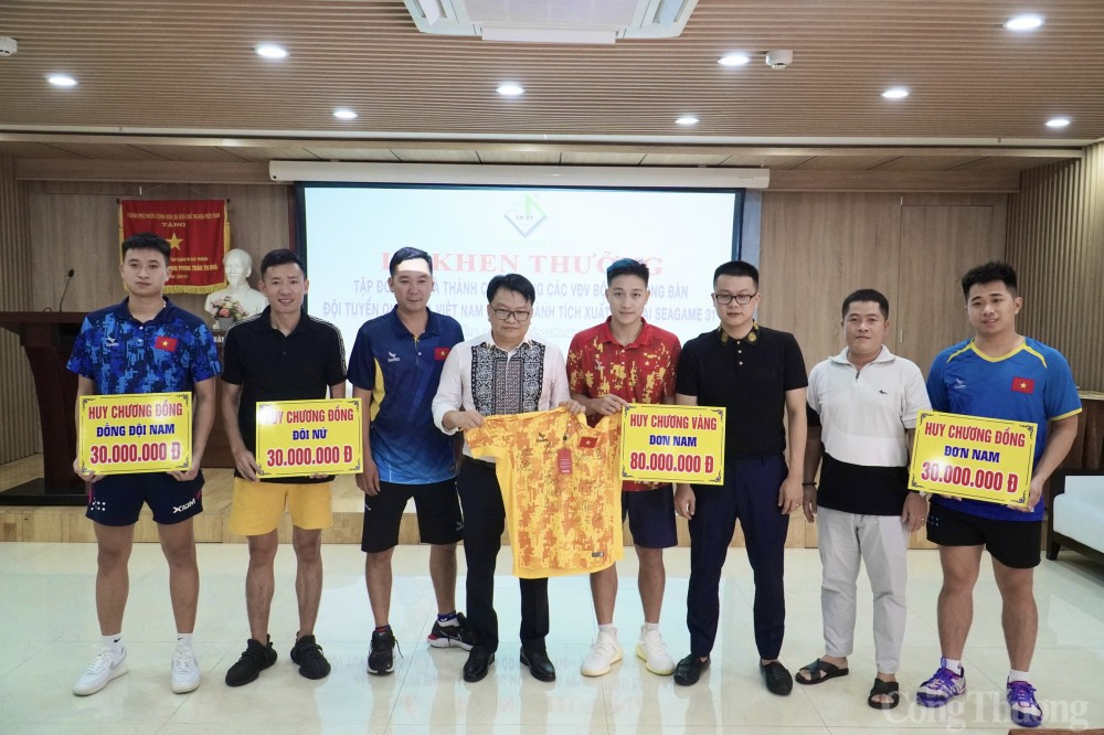 Trao thưởng cho Đội tuyển Bóng bàn quốc gia đạt thành tích tại SEA Games 31 Trao thưởng cho Đội tuyển Bóng bàn quốc gia đạt thành tích tại SEA Games 31