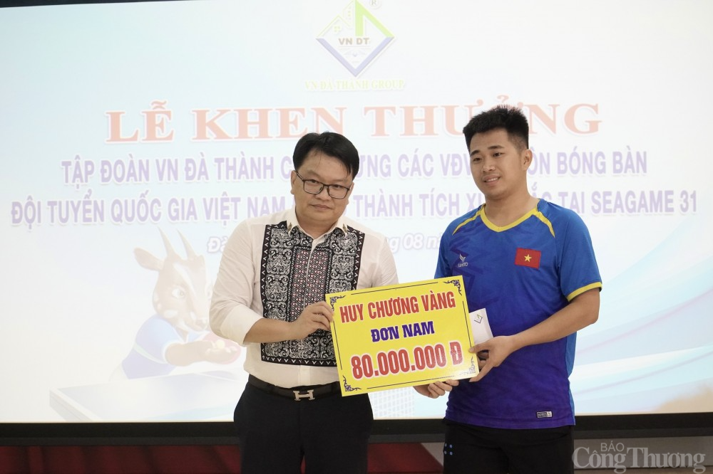 Trao thưởng cho Đội tuyển Bóng bàn quốc gia đạt thành tích tại SEA Games 31 Trao thưởng cho Đội tuyển Bóng bàn quốc gia đạt thành tích tại SEA Games 31