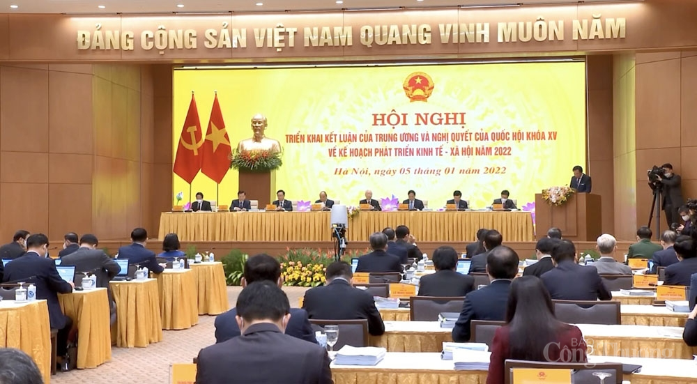 Ưu tiên hàng đầu năm 2022 là kiểm soát dịch bệnh và phục hồi kinh tế