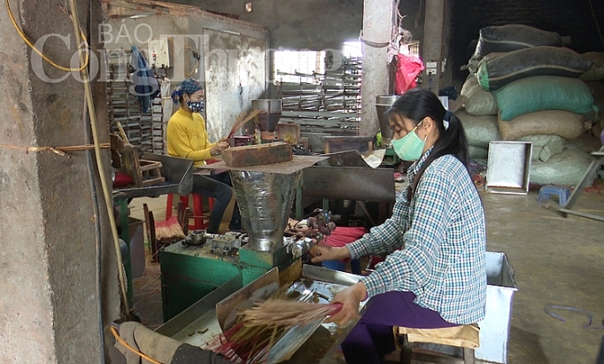 lang nghe huong thon cao nhon nhip nhung ngay can tet