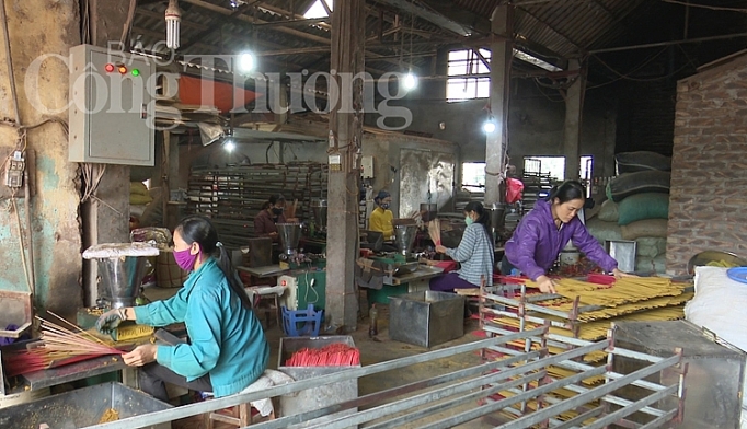 lang nghe huong thon cao nhon nhip nhung ngay can tet