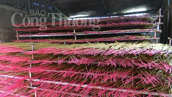 lang nghe huong thon cao nhon nhip nhung ngay can tet