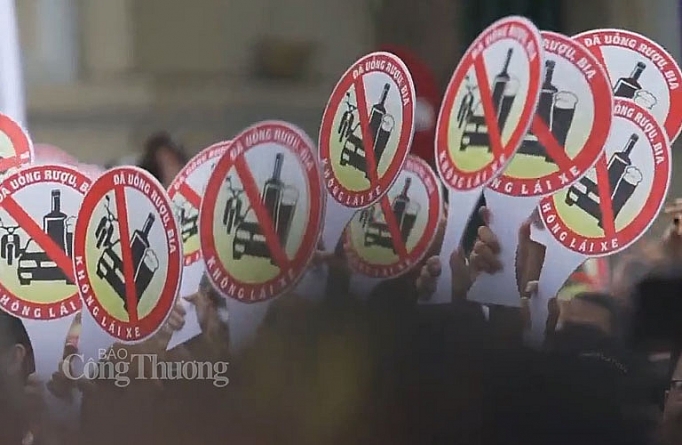 nha hang quan nhau tim loi thoat sau nghi dinh 1002019