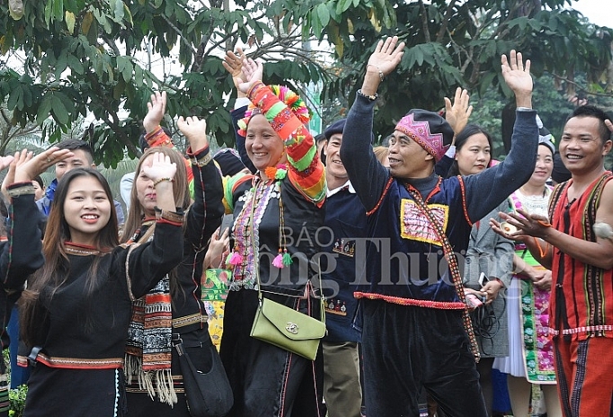 phong vi tet truyen thong cua cac dan toc viet nam