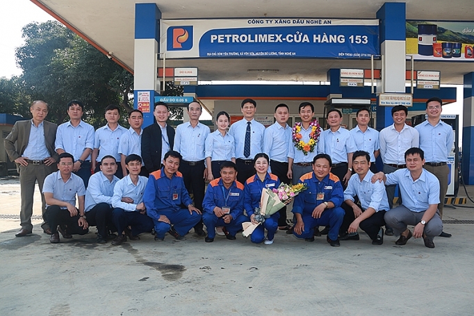 Petrolimex Nghệ An: Vinh danh cửa hàng xăng dầu dẫn đầu thi đua tháng 1 petrolimex nghe an vinh danh cua hang xang dau dan dau thi dua thang 1