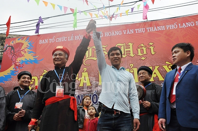 nao nuc hoi tranh dau phao ky lua