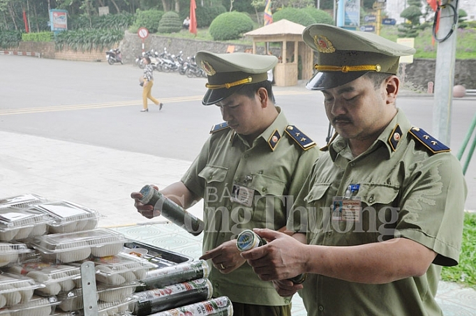 kiem soat chat thi truong trong dip le hoi den hung