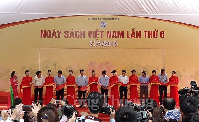 Ngày sách Việt Nam 2019: Lan tỏa thiết thực văn hóa đọc ngay sach viet nam 2019 lan toa thiet thuc van hoa doc