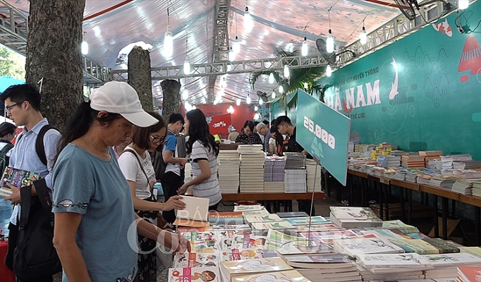 Ngày sách Việt Nam 2019: Lan tỏa thiết thực văn hóa đọc ngay sach viet nam 2019 lan toa thiet thuc van hoa doc