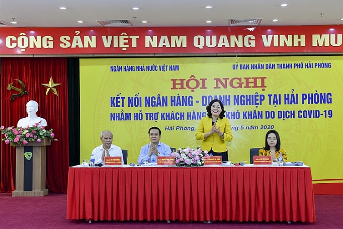 ngan hang va doanh nghiep dong hanh trach nhiem chia se