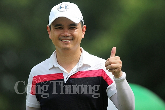 hang tram doanh nhan tranh tai tai giai golf danh cho doanh nghiep nho va vua