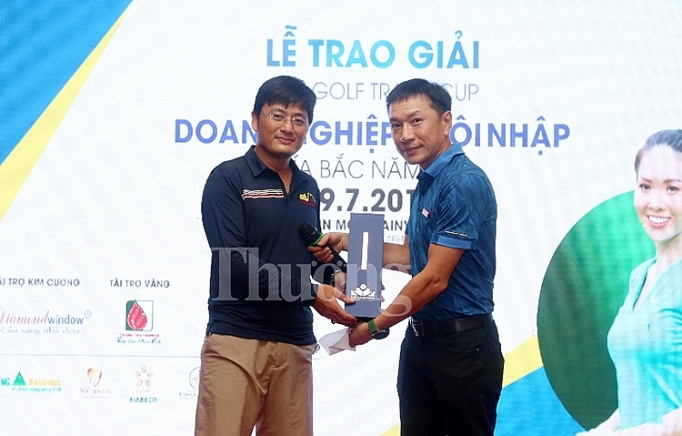 hang tram doanh nhan tranh tai tai giai golf danh cho doanh nghiep nho va vua