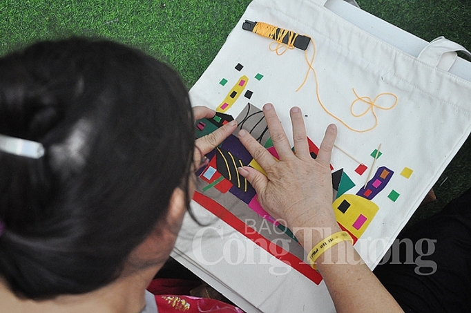 vun art gom vun ve giac mo