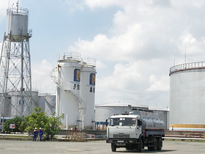 Sẽ tạm dừng thực hiện thủ tục hải quan tại các kho xăng dầu trong trường hợp nào? Sẽ tạm dừng thực hiện thủ tục hải quan tại các kho xăng dầu trong trường hợp nào?