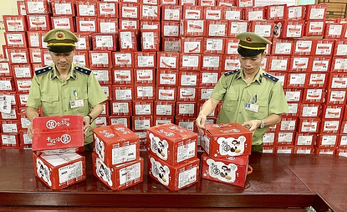 Siết chặt quản lý thị trường bánh Trung thu siet chat quan ly thi truong banh trung thu
