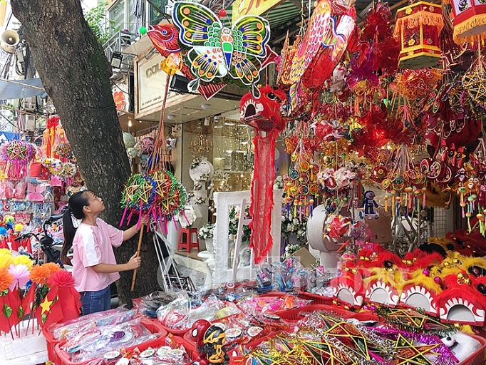 do choi trung thu truyen thong chiem linh thi truong