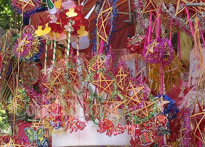 do choi trung thu truyen thong chiem linh thi truong