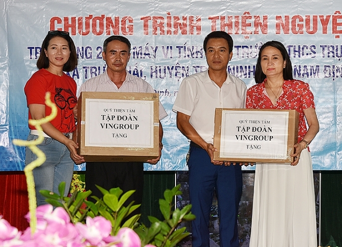 bao cong thuong trao qua cho thay va tro tai dat hoc nam dinh