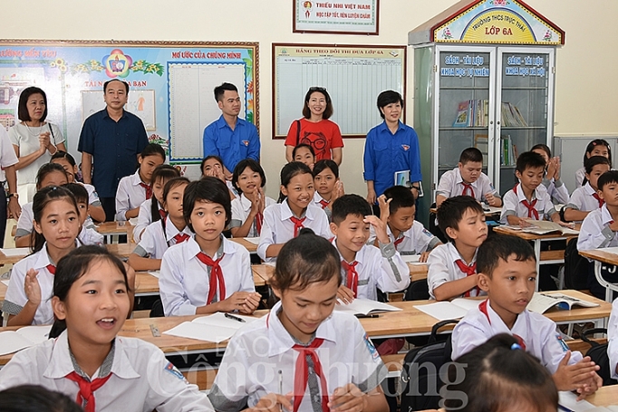 bao cong thuong trao qua cho thay va tro tai dat hoc nam dinh