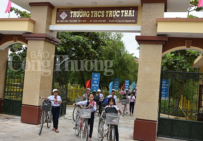 bao cong thuong trao qua cho thay va tro tai dat hoc nam dinh