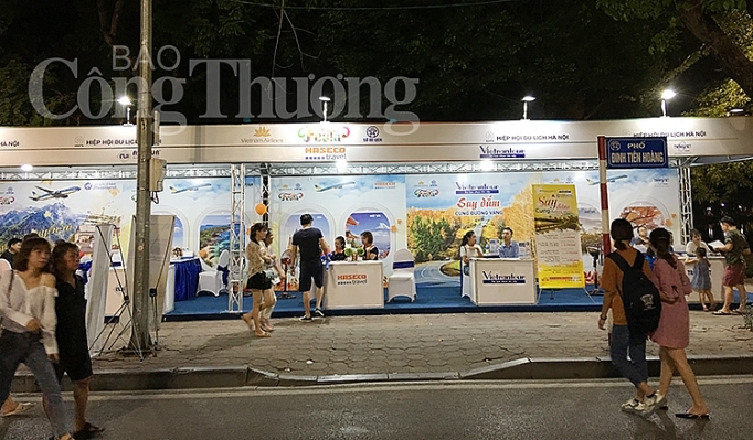 trai nghiem khong gian tay ninh song dong giua long thu do