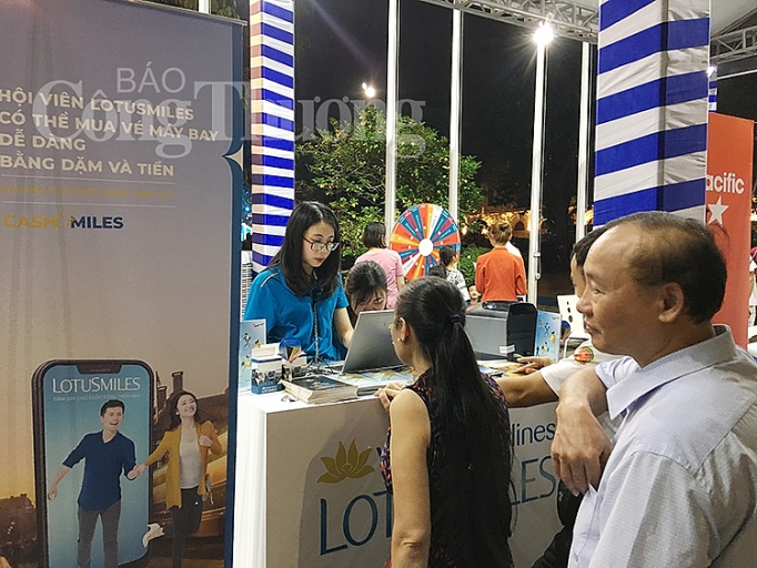 trai nghiem khong gian tay ninh song dong giua long thu do
