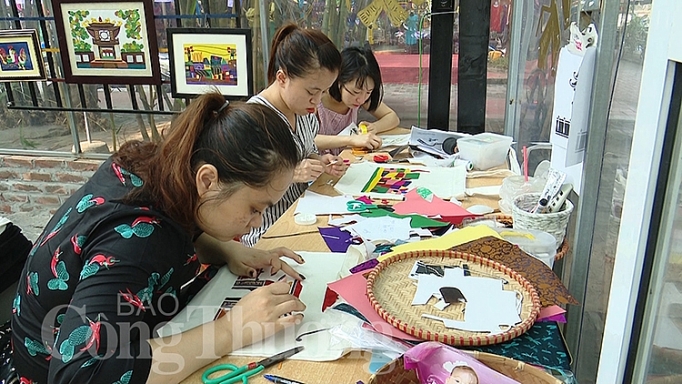 Nơi những mảnh vụn "trở mình" noi nhung manh vun tro minh