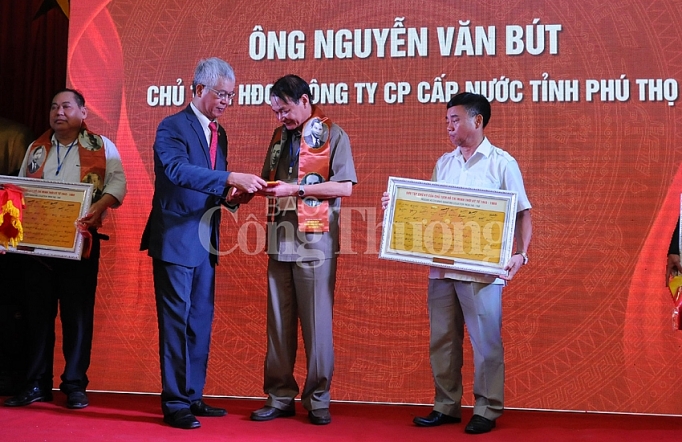 doanh nhan viet va hanh trinh theo chan bac