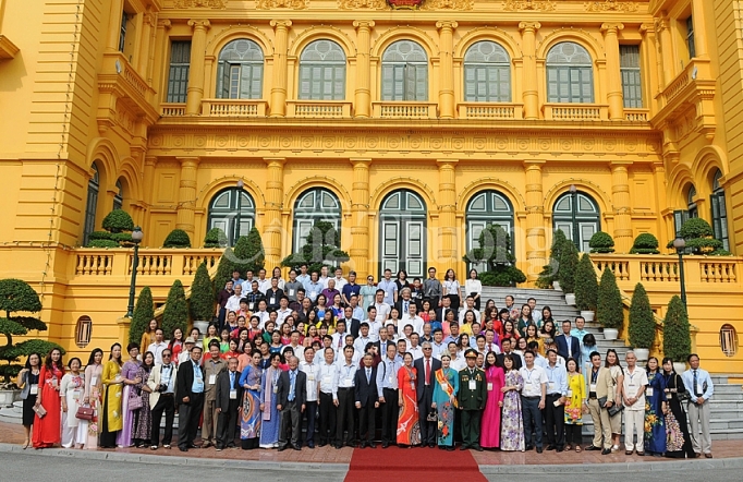 doanh nhan viet va hanh trinh theo chan bac