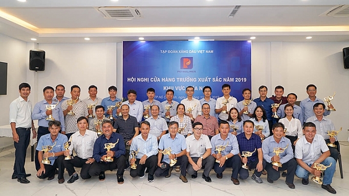 Petrolimex vinh danh cửa hàng trưởng xuất sắc 2019 khu vực miền Nam petrolimex vinh danh cua hang truong xuat sac 2019 khu vuc mien nam