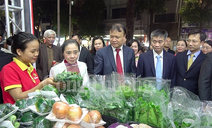 Xây dựng cộng đồng hành động vì an toàn thực phẩm xay dung cong dong hanh dong vi an toan thuc pham