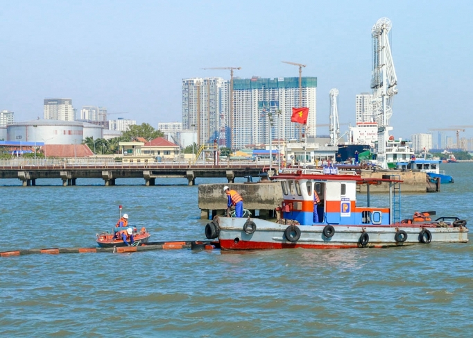 Petrolimex: Nâng cao kỹ năng ứng phó sự cố tràn dầu petrolimex nang cao ky nang ung pho su co tran dau