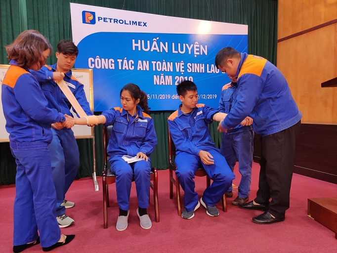 Petrolimex Hà Sơn Bình: Củng cố công tác an toàn vệ sinh lao động petrolimex ha son binh cung co cong tac an toan ve sinh lao dong