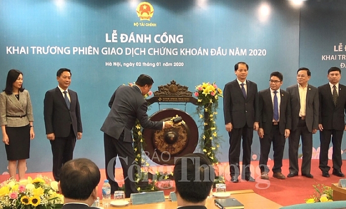 thi truong chung khoan nam 2020 tiep noi da phat trien